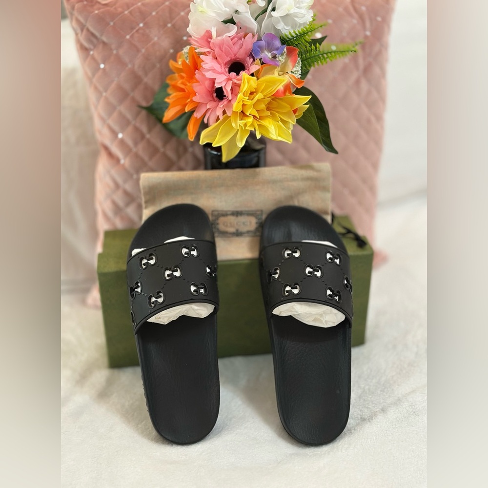 AUTHENTIC GUCCI BLACK RUBBER INTERLOCKING GG SLIDES SIZE 39 LIKE NEW! - Picture 2 of 11